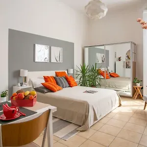 Spazio Isola- Free Wifi , Milano Italia